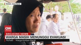 VIDEO: Warga Bekasi Korban Banjir Masih Menunggu Evakuasi