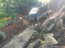 Berita Hari Ini di Jabar: Longsor di Tasik, 30 Rumah Rusak di Padalarang