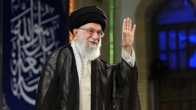 Pemimpin Tertinggi Iran Ayatollah Ali Khamenei bersumpah akan "balas dendam dengan seberat-beratnya" serangan Amerika Serikat yang menewaskan Wasem Soleimani.