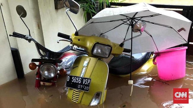 Perawatan motor usai terendam banjir bisa dilakukan sendiri sebagai pertolongan pertama.