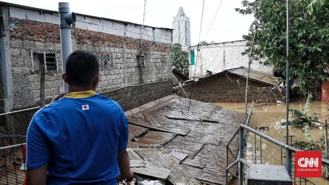 Tim Advokasi Korban Banjir Jakarta 2020 tak menutup kemungkinan meminta pertanggungjawaban Gubernur Anies hingga Presiden Jokowi dalam banjir awal 2020 lalu.