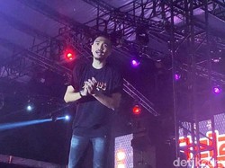 Kepala Plontos, Rambut Duta Sheila On 7 Rontok?