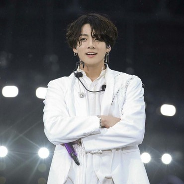 Mata Kena Cipratan Bawang, Jungkook BTS Merengek Kangen Eomma