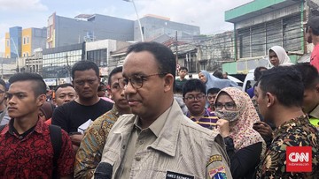 Anies Bantah Jokowi Soal Sampah Jadi Penyebab Banjir Jakarta