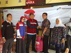 Pertamina Sumbang Sembako sampai Tabung Gas ke Korban Banjir