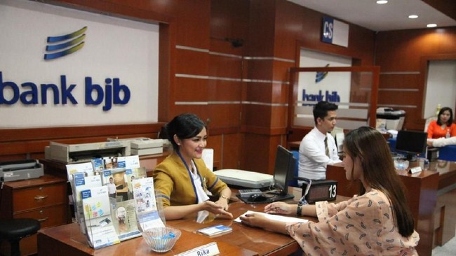 Kendati turut terkena dampak banjir, pelayanan di sebagian besar jaringan kantor Bank BJB yang ada di Jabodetabek dan Banten dipastikan tetap beroperasi normal.