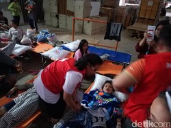 Hipoglikemi, Korban Banjir Bekasi Banyak yang Syok dan Pingsan
