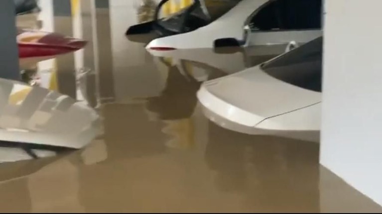 Awal Tahun Baru 2020, Jabodetabek dilanda banjir. Seperti dilansir dari Haibunda, kediaman Parto juga terendam banjir. Mobil miliknya ikut terendam banjir.