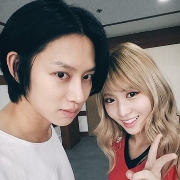 Fans Perang di Twitter, Momo TWICE Dibuat Kegirangan oleh Heechul SuJu