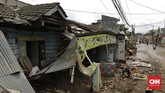 FOTO: Kondisi Pondok Gede Permai Bekasi Usai Diterjang Banjir Banjir menerjang Perumahan Pondok Gede Permai, Jatiasih, Bekasi, Jawa Barat, di awal tahun baru 2020. Kendaraan dan bangunan hancur.