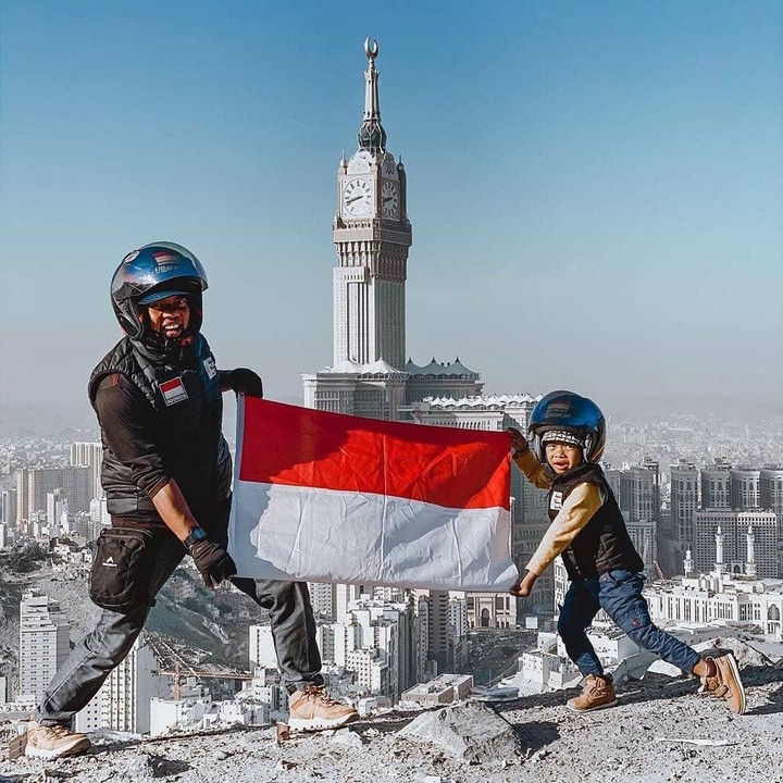 Tanggal 27 Desember 2019 lalu, Lilik dan Balda berhasil sampai tujuan mereka di Arab Saudi. (Foto: Instagram @jejakpalmarjambi)