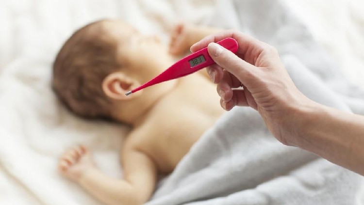 Demam tifoid menjadi salah satu masalah kesehatan yang disebabkan bakteri. Jika tidak segera ditangani dan dicegah, bisa menyebabkan anak hilang kesadaran.