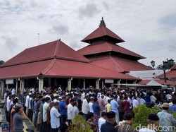 Video Doa & Penghormatan Terakhir untuk Prof Yunahar di Masjid Kauman