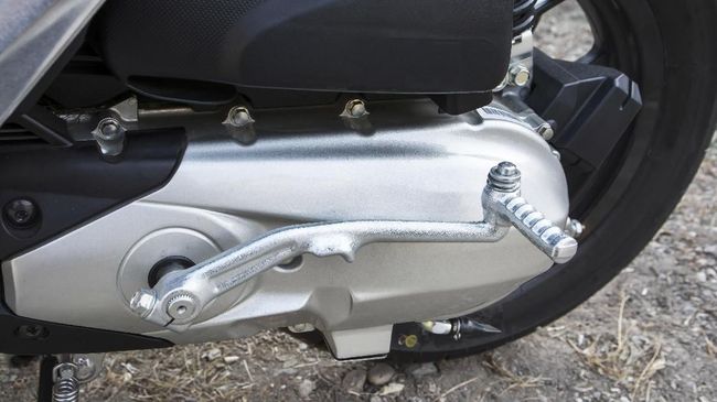 Electric starter dibuat untuk memudahkan pengguna menyalakan mesin sepeda motor.