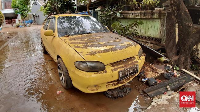 Fakta Bersihkan Ruang Mesin Mobil Terendam Banjir Pakai Solar