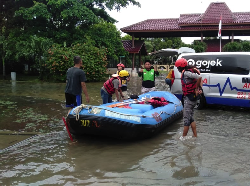 Langsung Turun di Hari Pertama, Gojek Tangkas Bantu Korban Banjir