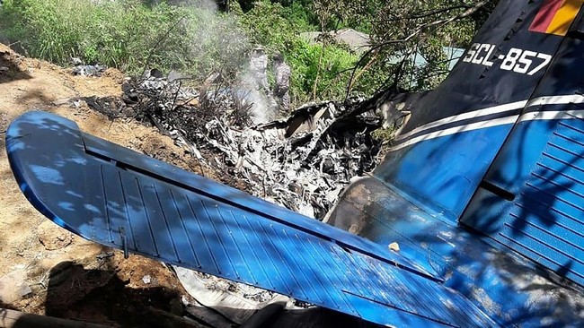 Sebuah pesawat milik Angkatan Laut Sri Lanka dilaporkan mengalami kecelakaan di daerah kebun teh di Haputale yang menewaskan empat orang krunya.