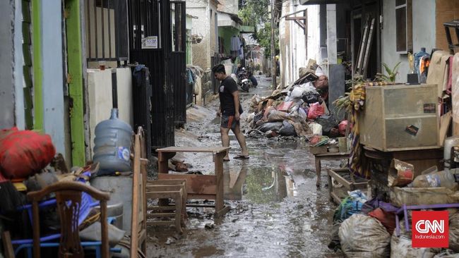 Anggota TGUPP Anies soal Cegah Banjir: Tangkap Air Hujan Muslim Muin, meminta warga DKI Jakarta menangkap air hujan untuk mencegah banjir di Jakarta.
