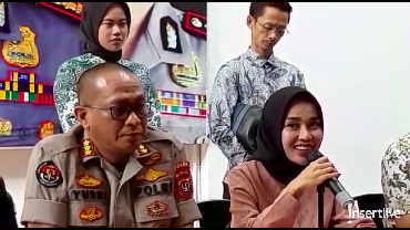 img-title Pihak Modest Fahion Week Ikut Terseret, Medina Zein Minta Maaf