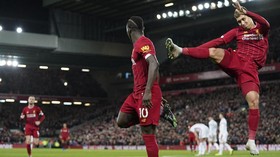FOTO: Liverpool Kembali Unggul 13 Poin Berkat Salah-Mane