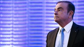 Carlos Ghosn Sibuk Tulis Buku dan Ikut Acara TV Selagi Buron