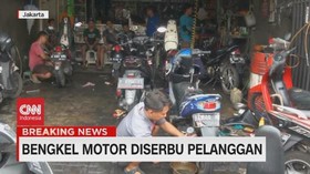 VIDEO: Bengkel Motor Diserbu Pelanggan Pascabanjir