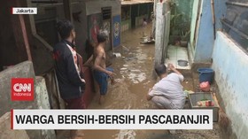 VIDEO: Warga Bersih-Bersih Pascabanjir