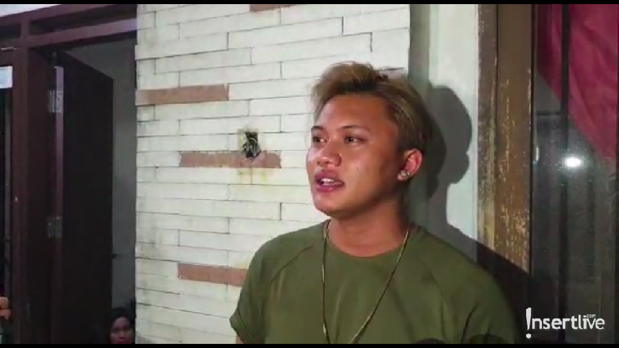 Rizky Febian ternyata melaporkan dengan pasal dugaan pembunuhan berencana atas kematian sang ibu, Lina Jubaedah.