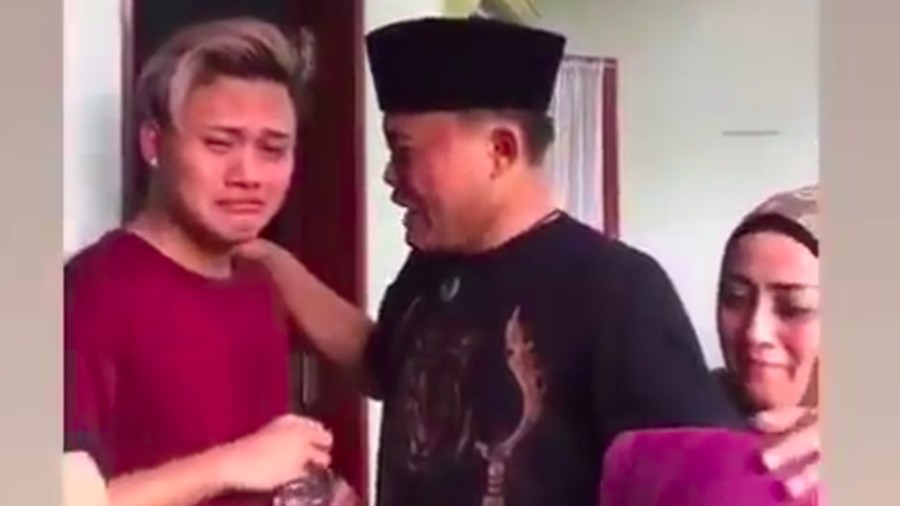 Rizky Febian mengaku bahwa ibundanya adalah sosok penting dalam hidupnya.