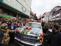 Jenazah Jenderal Iran Diarak, PM Irak dan Ribuan Warga Ikuti Prosesi