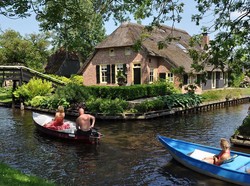 Tak Pernah Macet, Desa Ini Tak Kenal Kendaraan Roda Empat