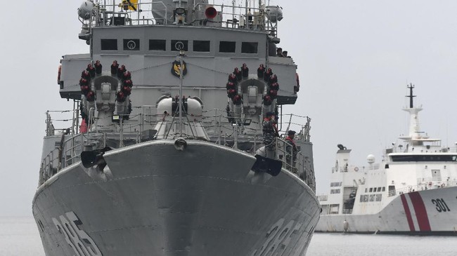Inggris ingin memperkuat di bidang keamanan maritim dengan Indonesia, salah satunya dengan mengajari personel Badan Keamanan Laut (Bakamla) RI bahasa Inggris.