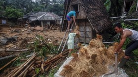 FOTO : Tanah Longsor di Sukajaya Bogor