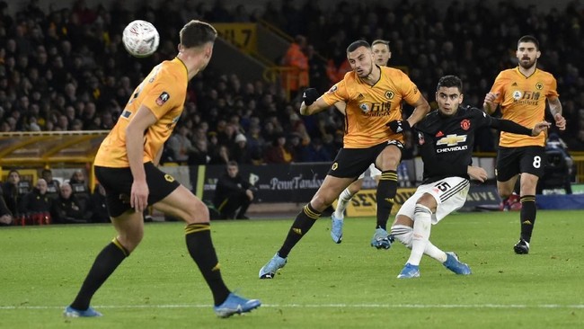 Manchester United ditahan imbang Wolverhampton Wanderers dalam babak ketiga Piala FA di Stadion Molineux, Minggu (5/1) dini hari WIB.