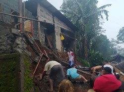 Terseret Longsoran di Dapur Rumah, Warga Batang Ini Selamat