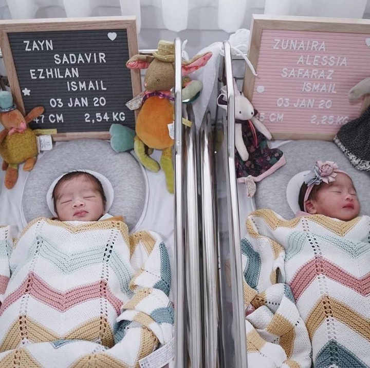 <p>Syahnaz Sadiqah dan Ritchie Ismail alias Jeje 'Govinda' tengah berbahagia menyambut bayi kembar mereka. Syahnaz melahirkan pada Jumat (3/1/2020). (Foto: Instagram @syahnazs)</p>