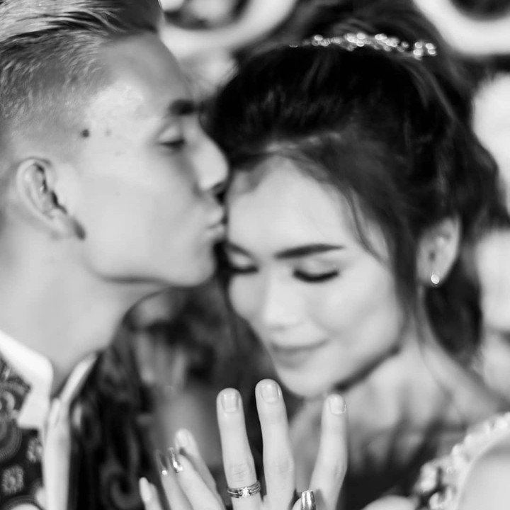 <p> Kemudian, Kim kemudian secara resmi melamar Elisabeth pada 3 Januari 2020. (Foto: Instagram @kimkurniawan)</p>
