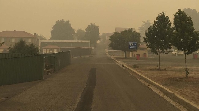 Hujan lebat yang turun selama sehari memberikan dampak signifikan, titik api di New South Wales tersisa 42 pada Kamis (6/1) malam.