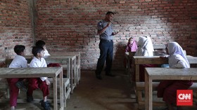 Sekolah Marginal di Sasak: Jokowi, Kami Butuh Kelas Baru