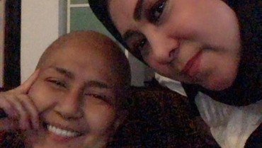 img-title Ria Irawan Meninggal, Melly Goeslaw: Ketemu Lagi di Surga Allah