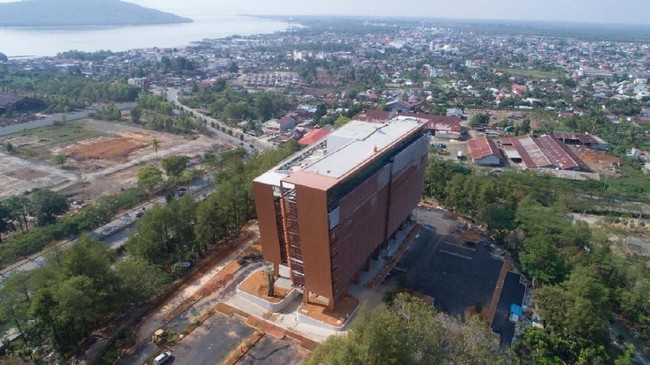 Jhonlin Group resmi memindahkan kantor pusat dari Jakarta ke Kalimantan Selatan menyusul keputusan pemerintah memindahkan ibu kota ke Kalimantan Timur.