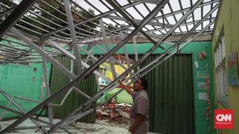 SD di Bogor Ambruk Usai Diguyur Hujan Deras