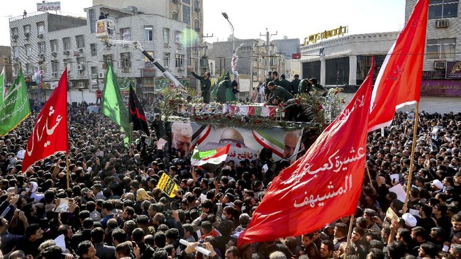 Selain 50 tewas, 212 orang juga terluka akibat terinjak dalam pemakaman jenderal Iran Qassem Soleimani. 