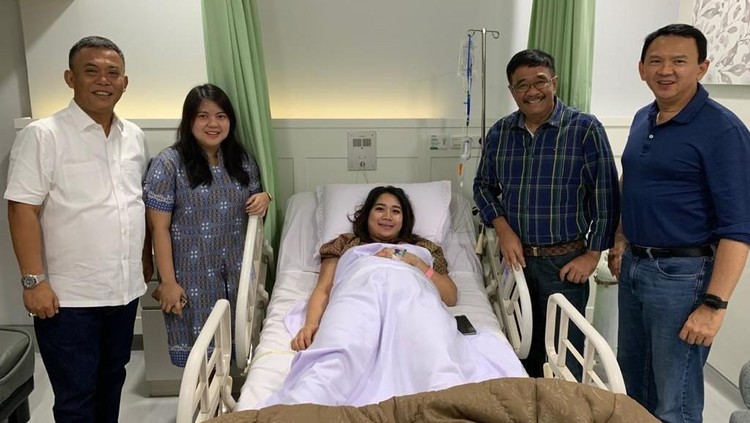Puput Nastiti Devi baru melahirkan putra pertamanya dari Basuki Tjahaja Purnama atau Ahok melalui operasi caesar. Begini kondisi terbaru Puput usai melahirkan.