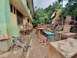 Dampak Banjir Bekasi, Ruangan di SDN V Jatirasa Rusak Parah