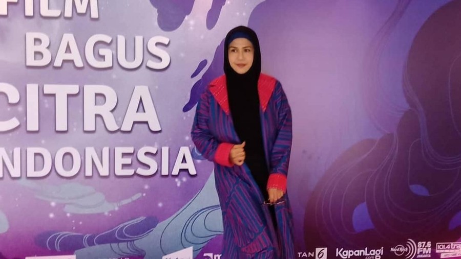 Hanung Bramantyo ikut merasakan duka atas kepergian aktris senior, Ria Irawan.