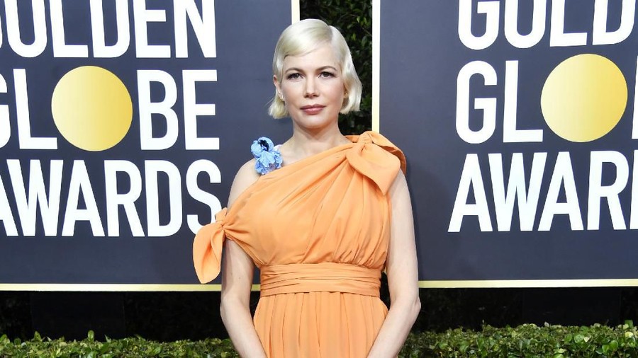 BEVERLY HILLS, CALIFORNIA - JANUARY 05: RenÃ©e Zellweger attends the 77th Annual Golden Globe Awards at The Beverly Hilton Hotel on January 05, 2020 in Beverly Hills, California. (Photo by Frazer Harrison/Getty Images)
