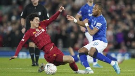 Minamino 'Menghilang' di Babak Kedua Liverpool vs Everton