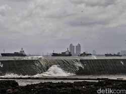 Fenomena Pasang Air Laut, Pesisir Jakarta Waspada Banjir Rob 18-24 Juni