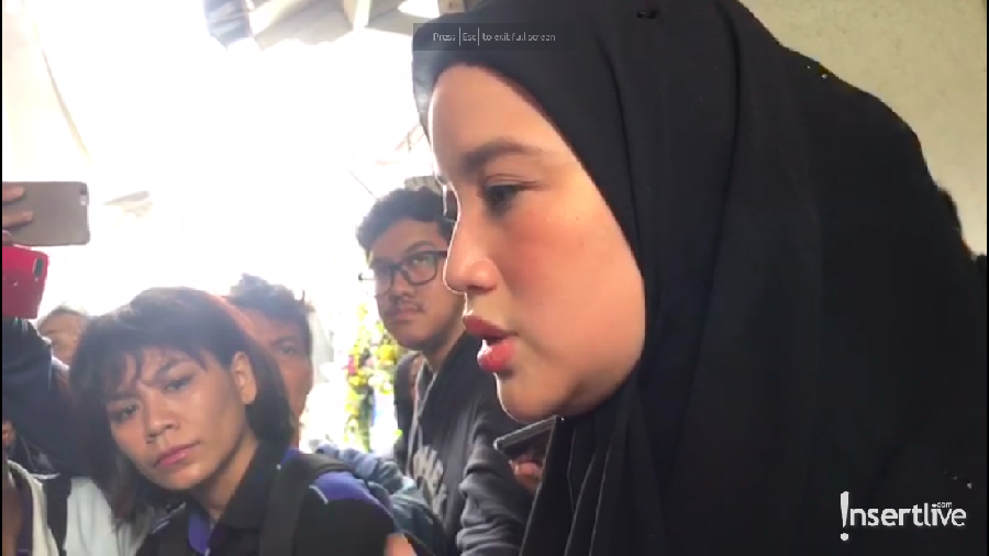 Chacha Frederica menangis saat teringat jasa Ria Irawan.